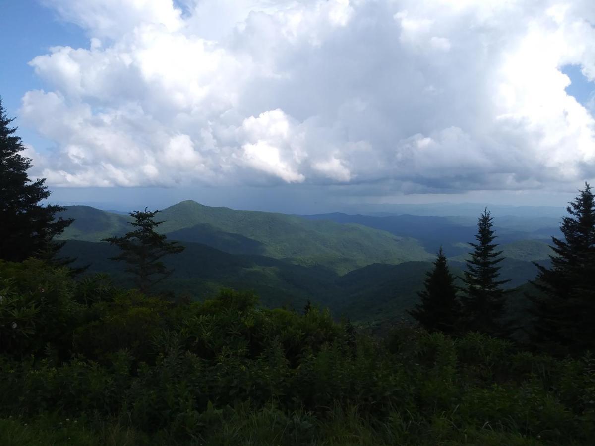 Two Rivers Cabins - The Mountaintop Brevard Exterior foto